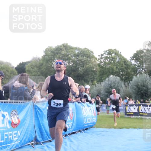 25.08.2024 - Elbe Triathlon Hamburg H.Heesch http://msf.ph/oto/6859756 25.08.2024 11:00:54 Ziel 173, 236, 440 meine-sportfotos.de