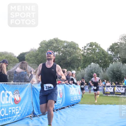 25.08.2024 - Elbe Triathlon Hamburg H.Heesch http://msf.ph/oto/6859759 25.08.2024 11:00:55 Ziel 173, 236, 261, 440 meine-sportfotos.de
