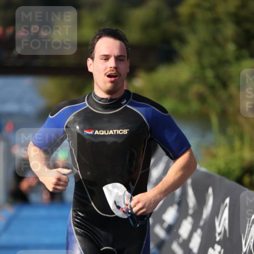 25.08.2024 - Elbe Triathlon Hamburg H.Heesch http://msf.ph/oto/6859761 25.08.2024 09:13:22 Schwimmen 220, 340, 342, 410, 443 meine-sportfotos.de