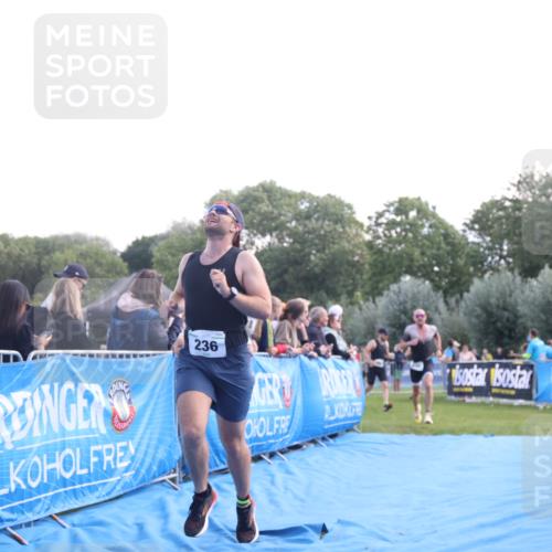 25.08.2024 - Elbe Triathlon Hamburg H.Heesch http://msf.ph/oto/6859768 25.08.2024 11:00:55 Ziel 173, 236, 261, 440 meine-sportfotos.de