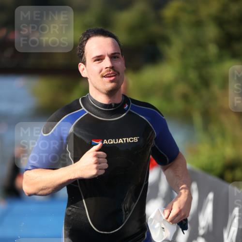25.08.2024 - Elbe Triathlon Hamburg H.Heesch http://msf.ph/oto/6859776 25.08.2024 09:13:22 Schwimmen 220, 340, 342, 410, 443 meine-sportfotos.de