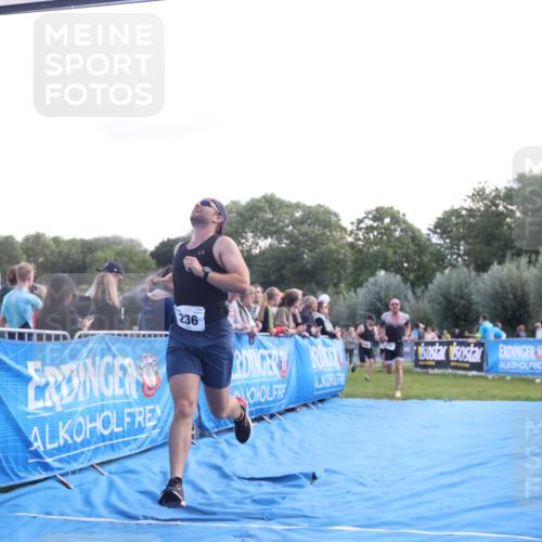 25.08.2024 - Elbe Triathlon Hamburg H.Heesch http://msf.ph/oto/6859777 25.08.2024 11:00:55 Ziel 173, 236, 261, 440 meine-sportfotos.de