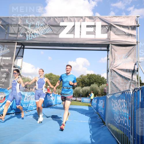 25.08.2024 - Elbe Triathlon Hamburg H.Heesch http://msf.ph/oto/6859778 25.08.2024 16:34:42 Ziel  meine-sportfotos.de