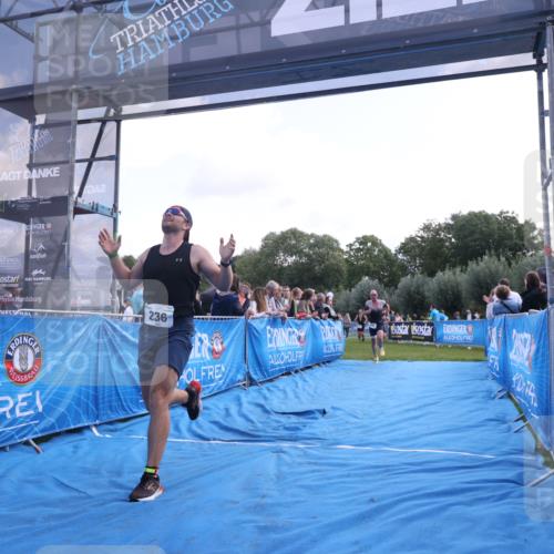 25.08.2024 - Elbe Triathlon Hamburg H.Heesch http://msf.ph/oto/6859807 25.08.2024 11:00:55 Ziel 173, 236, 261, 440 meine-sportfotos.de