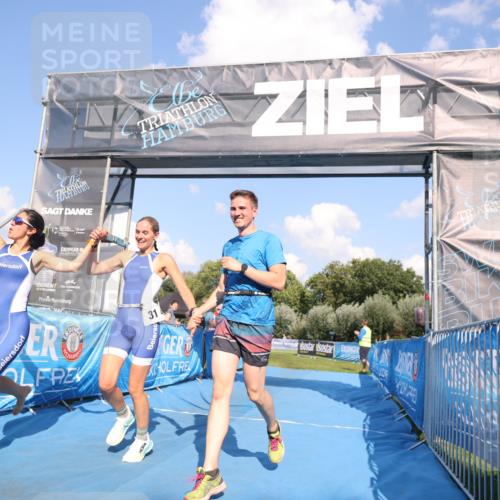 25.08.2024 - Elbe Triathlon Hamburg H.Heesch http://msf.ph/oto/6859808 25.08.2024 16:34:43 Ziel  meine-sportfotos.de