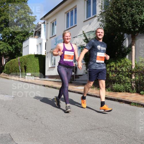 25.08.2024 - 20. Blankeneser Heldenlauf Strokosch-Dieckow http://msf.ph/oto/6859814 25.08.2024 09:59:59 Ziel 218, 219 meine-sportfotos.de