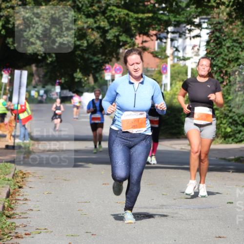 25.08.2024 - 20. Blankeneser Heldenlauf Strokosch-Dieckow http://msf.ph/oto/6859820 25.08.2024 10:00:37 Ziel 292, 293 meine-sportfotos.de