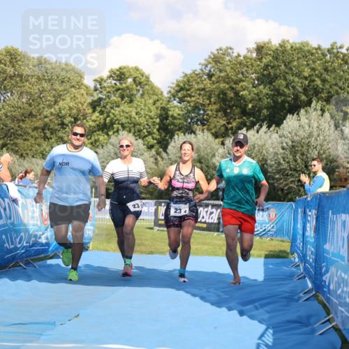 25.08.2024 - Elbe Triathlon Hamburg H.Heesch http://msf.ph/oto/6859835 25.08.2024 16:36:00 Ziel  meine-sportfotos.de