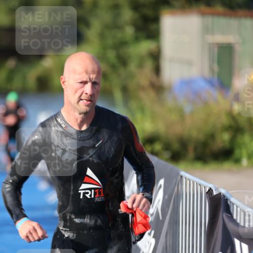 25.08.2024 - Elbe Triathlon Hamburg H.Heesch http://msf.ph/oto/6859836 25.08.2024 09:13:24 Schwimmen 220, 340, 342, 410, 443 meine-sportfotos.de