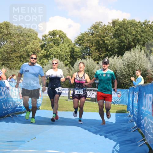 25.08.2024 - Elbe Triathlon Hamburg H.Heesch http://msf.ph/oto/6859838 25.08.2024 16:36:00 Ziel  meine-sportfotos.de