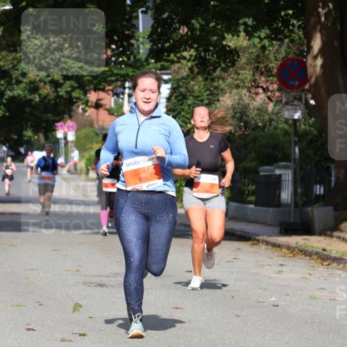 25.08.2024 - 20. Blankeneser Heldenlauf Strokosch-Dieckow http://msf.ph/oto/6859839 25.08.2024 10:00:38 Ziel 292, 293 meine-sportfotos.de