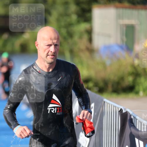 25.08.2024 - Elbe Triathlon Hamburg H.Heesch http://msf.ph/oto/6859840 25.08.2024 09:13:24 Schwimmen 220, 340, 342, 410, 443 meine-sportfotos.de