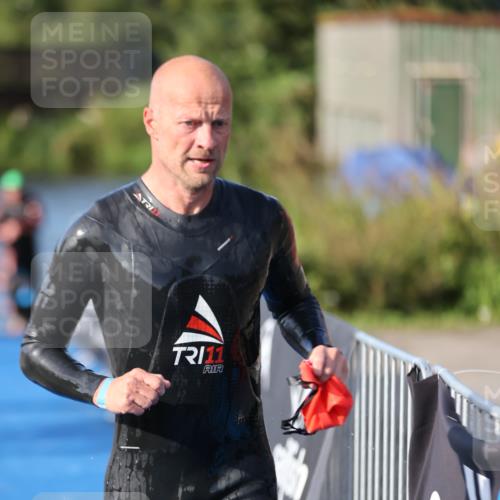 25.08.2024 - Elbe Triathlon Hamburg H.Heesch http://msf.ph/oto/6859846 25.08.2024 09:13:24 Schwimmen 220, 340, 342, 410, 443 meine-sportfotos.de