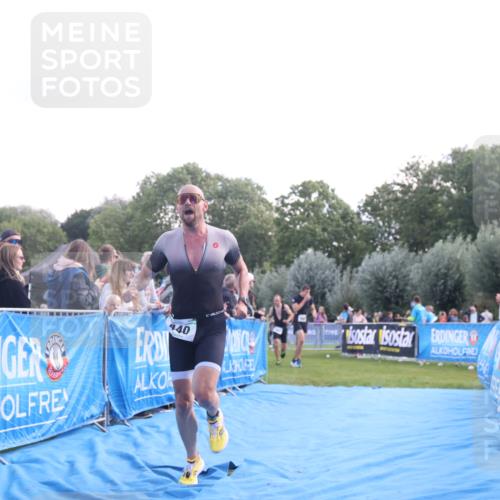 25.08.2024 - Elbe Triathlon Hamburg H.Heesch http://msf.ph/oto/6859860 25.08.2024 11:00:57 Ziel 173, 236, 261, 440 meine-sportfotos.de
