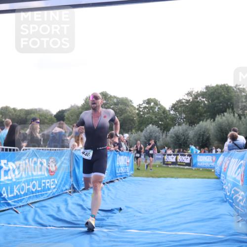 25.08.2024 - Elbe Triathlon Hamburg H.Heesch http://msf.ph/oto/6859872 25.08.2024 11:00:57 Ziel 173, 236, 261, 440 meine-sportfotos.de