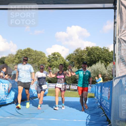 25.08.2024 - Elbe Triathlon Hamburg H.Heesch http://msf.ph/oto/6859903 25.08.2024 16:36:00 Ziel  meine-sportfotos.de