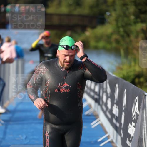 25.08.2024 - Elbe Triathlon Hamburg H.Heesch http://msf.ph/oto/6859904 25.08.2024 09:13:33 Schwimmen 220, 340, 342, 408, 410, 443 meine-sportfotos.de