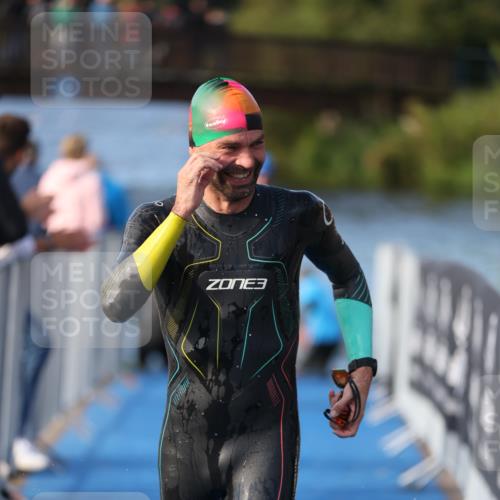 25.08.2024 - Elbe Triathlon Hamburg H.Heesch http://msf.ph/oto/6859912 25.08.2024 09:13:35 Schwimmen 220, 340, 342, 408, 410, 443 meine-sportfotos.de