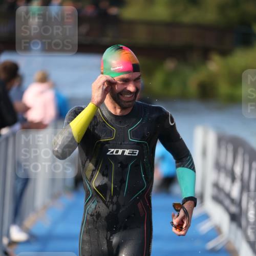25.08.2024 - Elbe Triathlon Hamburg H.Heesch http://msf.ph/oto/6859915 25.08.2024 09:13:35 Schwimmen 220, 340, 342, 408, 410, 443 meine-sportfotos.de