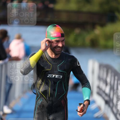 25.08.2024 - Elbe Triathlon Hamburg H.Heesch http://msf.ph/oto/6859919 25.08.2024 09:13:35 Schwimmen 220, 340, 342, 408, 410, 443 meine-sportfotos.de