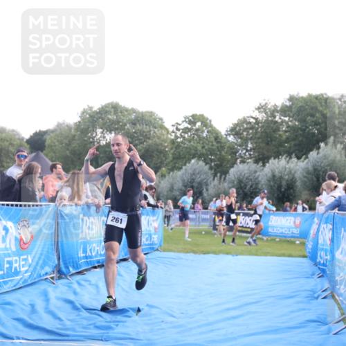 25.08.2024 - Elbe Triathlon Hamburg H.Heesch http://msf.ph/oto/6859921 25.08.2024 11:01:02 Ziel 236, 261, 440 meine-sportfotos.de