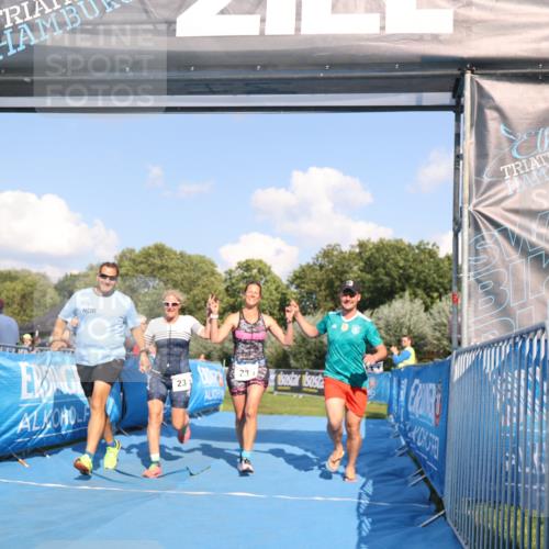 25.08.2024 - Elbe Triathlon Hamburg H.Heesch http://msf.ph/oto/6859931 25.08.2024 16:36:01 Ziel  meine-sportfotos.de