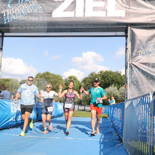 25.08.2024 - Elbe Triathlon Hamburg H.Heesch http://msf.ph/oto/6859938 25.08.2024 16:36:01 Ziel  meine-sportfotos.de
