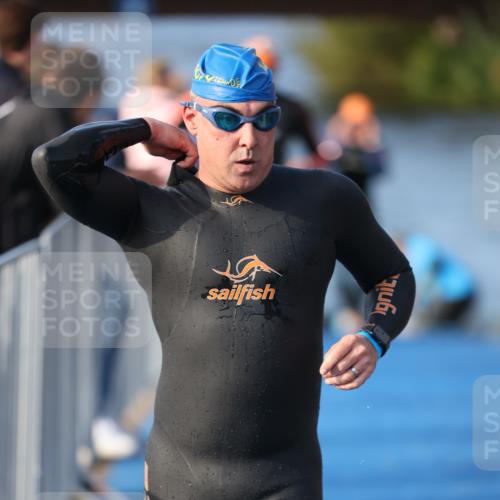 25.08.2024 - Elbe Triathlon Hamburg H.Heesch http://msf.ph/oto/6859964 25.08.2024 09:13:42 Schwimmen 340, 342, 349, 408, 420, 440 meine-sportfotos.de