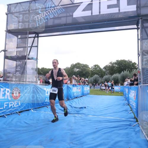 25.08.2024 - Elbe Triathlon Hamburg H.Heesch http://msf.ph/oto/6859975 25.08.2024 11:01:03 Ziel 261, 440 meine-sportfotos.de