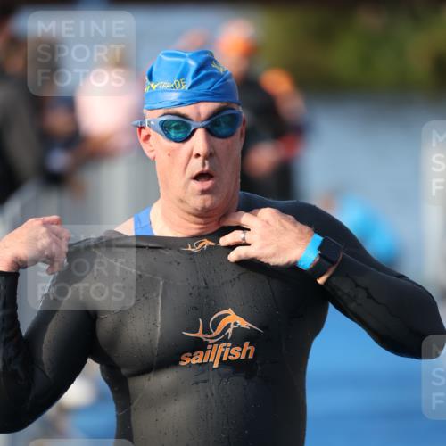 25.08.2024 - Elbe Triathlon Hamburg H.Heesch http://msf.ph/oto/6859980 25.08.2024 09:13:42 Schwimmen 340, 342, 349, 408, 420, 440 meine-sportfotos.de