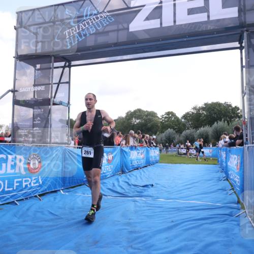 25.08.2024 - Elbe Triathlon Hamburg H.Heesch http://msf.ph/oto/6859989 25.08.2024 11:01:03 Ziel 261, 440 meine-sportfotos.de