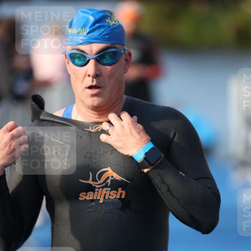 25.08.2024 - Elbe Triathlon Hamburg H.Heesch http://msf.ph/oto/6859991 25.08.2024 09:13:43 Schwimmen 340, 342, 349, 408, 420, 440 meine-sportfotos.de