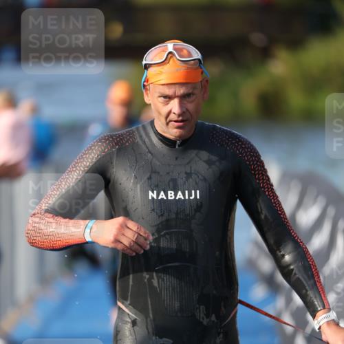 25.08.2024 - Elbe Triathlon Hamburg H.Heesch http://msf.ph/oto/6859995 25.08.2024 09:13:47 Schwimmen 340, 342, 349, 408, 420, 440 meine-sportfotos.de