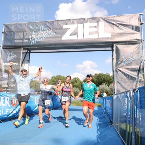 25.08.2024 - Elbe Triathlon Hamburg H.Heesch http://msf.ph/oto/6860002 25.08.2024 16:36:02 Ziel  meine-sportfotos.de