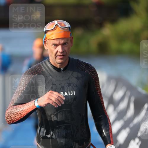 25.08.2024 - Elbe Triathlon Hamburg H.Heesch http://msf.ph/oto/6860003 25.08.2024 09:13:47 Schwimmen 340, 342, 349, 408, 420, 440 meine-sportfotos.de