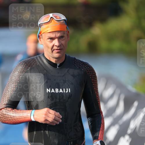 25.08.2024 - Elbe Triathlon Hamburg H.Heesch http://msf.ph/oto/6860014 25.08.2024 09:13:47 Schwimmen 340, 342, 349, 408, 420, 440 meine-sportfotos.de