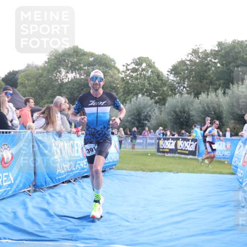 25.08.2024 - Elbe Triathlon Hamburg H.Heesch http://msf.ph/oto/6860016 25.08.2024 11:01:13 Ziel 391 meine-sportfotos.de