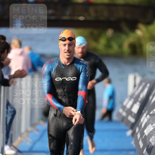25.08.2024 - Elbe Triathlon Hamburg H.Heesch http://msf.ph/oto/6860022 25.08.2024 09:13:50 Schwimmen 340, 342, 349, 367, 408, 420, 440 meine-sportfotos.de