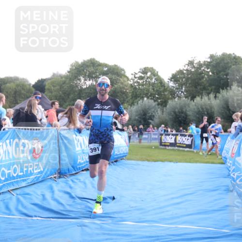 25.08.2024 - Elbe Triathlon Hamburg H.Heesch http://msf.ph/oto/6860029 25.08.2024 11:01:13 Ziel 391 meine-sportfotos.de