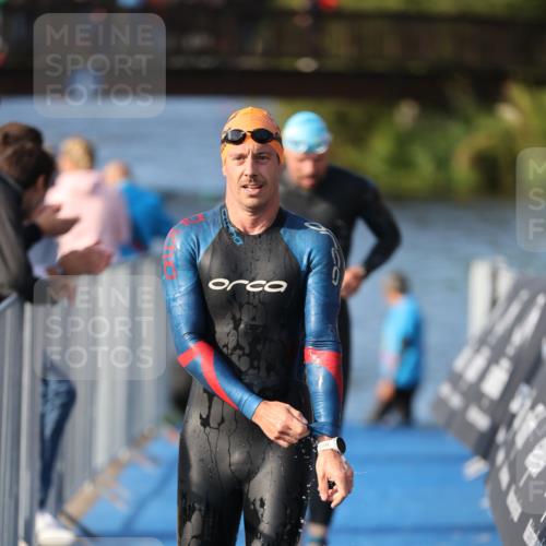 25.08.2024 - Elbe Triathlon Hamburg H.Heesch http://msf.ph/oto/6860032 25.08.2024 09:13:50 Schwimmen 340, 342, 349, 367, 408, 420, 440 meine-sportfotos.de