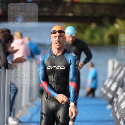 25.08.2024 - Elbe Triathlon Hamburg H.Heesch http://msf.ph/oto/6860033 25.08.2024 09:13:51 Schwimmen 340, 342, 349, 367, 408, 420, 440 meine-sportfotos.de