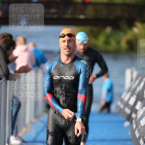 25.08.2024 - Elbe Triathlon Hamburg H.Heesch http://msf.ph/oto/6860037 25.08.2024 09:13:51 Schwimmen 340, 342, 349, 367, 408, 420, 440 meine-sportfotos.de