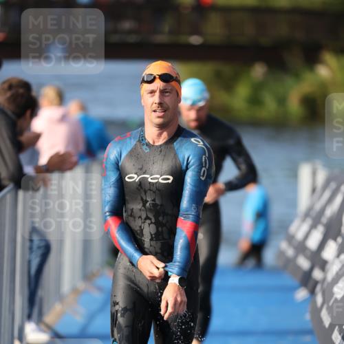 25.08.2024 - Elbe Triathlon Hamburg H.Heesch http://msf.ph/oto/6860041 25.08.2024 09:13:51 Schwimmen 340, 342, 349, 367, 408, 420, 440 meine-sportfotos.de
