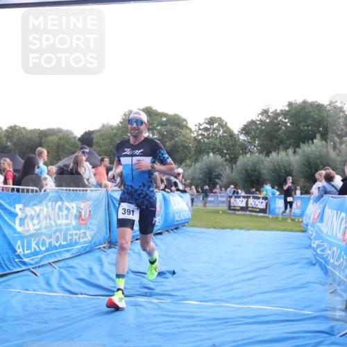 25.08.2024 - Elbe Triathlon Hamburg H.Heesch http://msf.ph/oto/6860053 25.08.2024 11:01:13 Ziel 391 meine-sportfotos.de