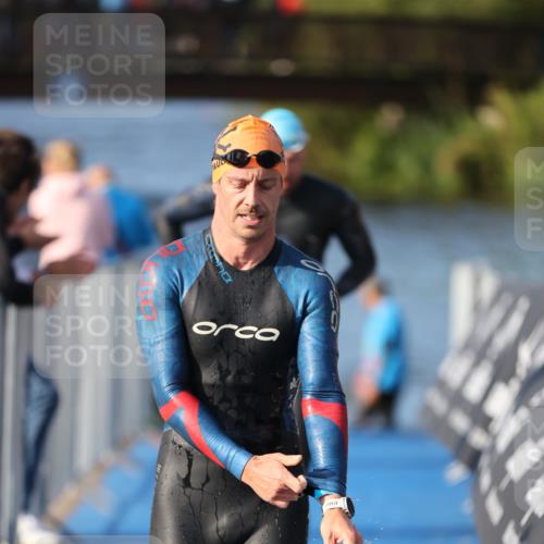 25.08.2024 - Elbe Triathlon Hamburg H.Heesch http://msf.ph/oto/6860055 25.08.2024 09:13:51 Schwimmen 340, 342, 349, 367, 408, 420, 440 meine-sportfotos.de