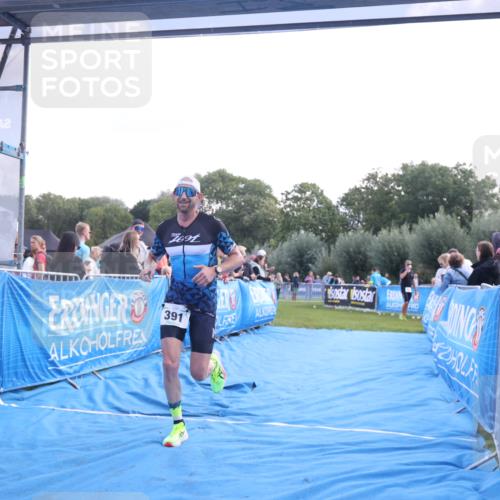 25.08.2024 - Elbe Triathlon Hamburg H.Heesch http://msf.ph/oto/6860061 25.08.2024 11:01:14 Ziel 391 meine-sportfotos.de