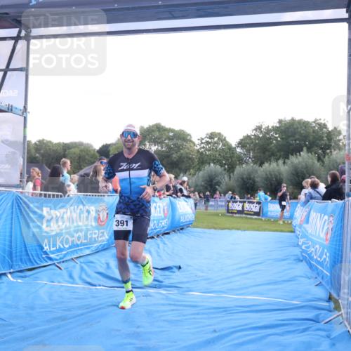 25.08.2024 - Elbe Triathlon Hamburg H.Heesch http://msf.ph/oto/6860066 25.08.2024 11:01:14 Ziel 391 meine-sportfotos.de