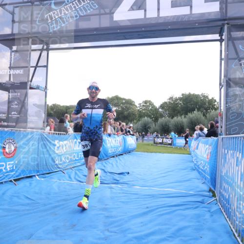 25.08.2024 - Elbe Triathlon Hamburg H.Heesch http://msf.ph/oto/6860075 25.08.2024 11:01:14 Ziel 391 meine-sportfotos.de