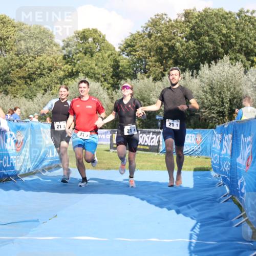 25.08.2024 - Elbe Triathlon Hamburg H.Heesch http://msf.ph/oto/6860079 25.08.2024 16:36:40 Ziel  meine-sportfotos.de
