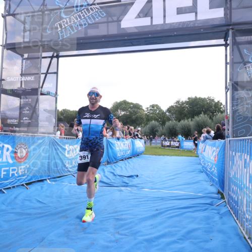 25.08.2024 - Elbe Triathlon Hamburg H.Heesch http://msf.ph/oto/6860086 25.08.2024 11:01:14 Ziel 391 meine-sportfotos.de
